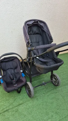 Carrinho de bebe com bebê conforto Burigotto Touring