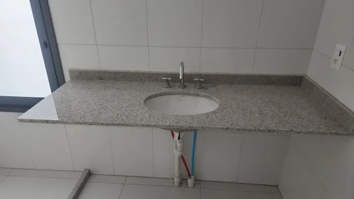 Pia de granito branco itaúnas (1,53 x 0,55) - Sem frontão