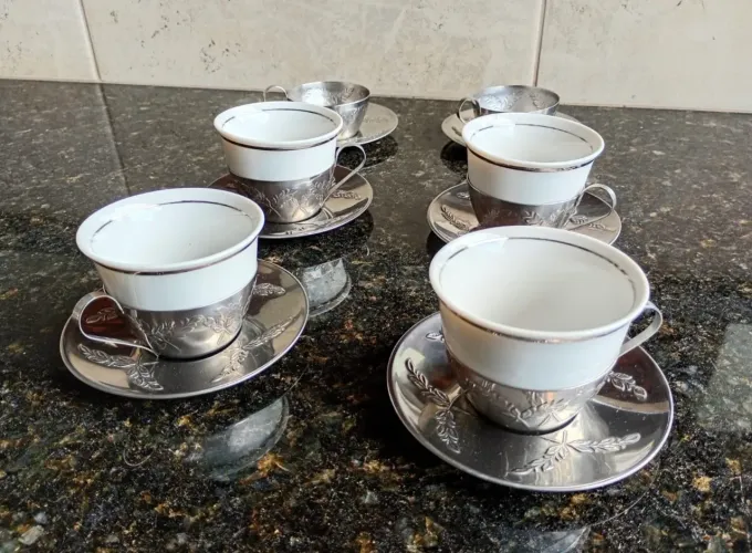 Jogo de xícara de café e suporte em inox vintage - Vera Cruz