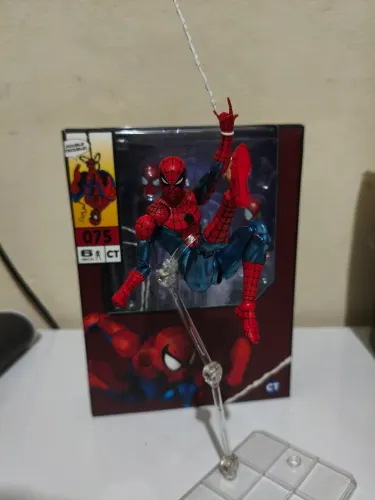 CT Toys Spider-Man Peter Parker (Mafex #075 style)