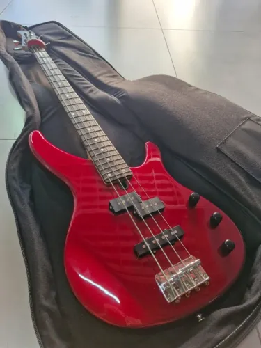 Contrabaixo Yamaha TRBX174 Vermelho - Pouquíssimo uso + Bag