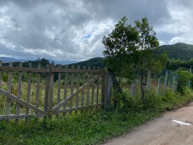 Terreno de 12.264 m² em Garopaba - Documentação Completa e Viabilidade para Construção