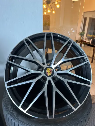 Jogo de roda porsche Cayenne 2026 aro 22 5x130
