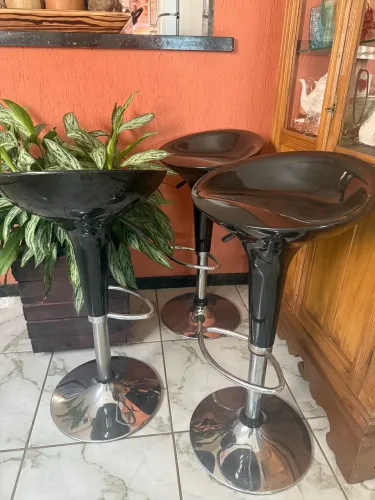 Banqueta giratória Tulipa Bancada
