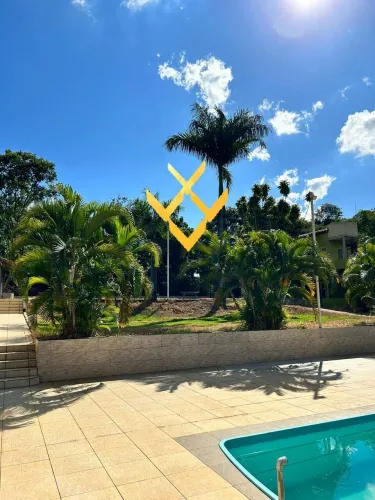 Sítio residencial à venda com 4 quartos e 2 suítes em Divinópolis, MG