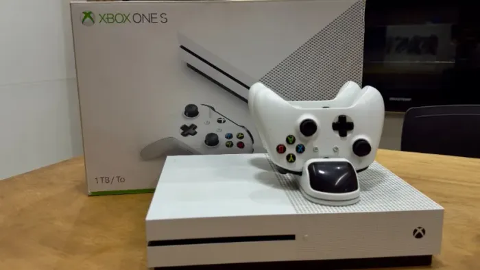 XBOX ONE S 1TB + 2 CONTROLES | PRONTO PARA JOGAR! ?