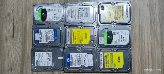 HDs de tamanhos e modelos variados. Com ou sem defeito