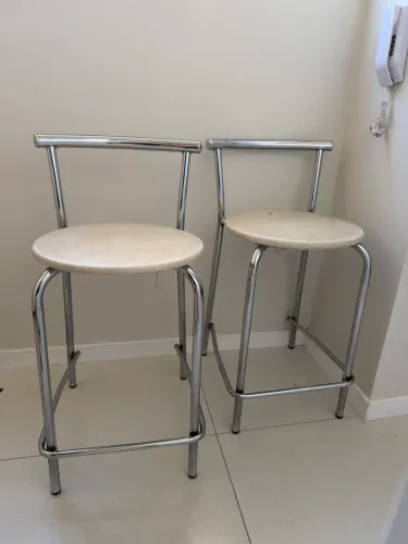 Conjunto Banqueta Alta Inox e Corino