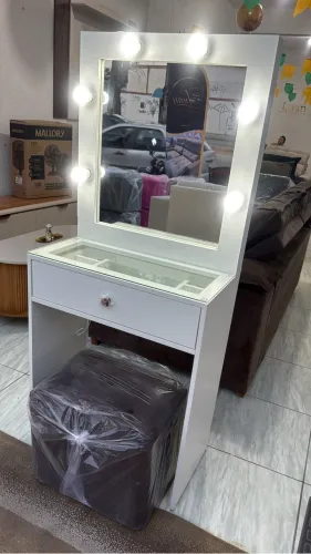 Penteadeira 1 gaveta com vidro e espelho nova disponível
