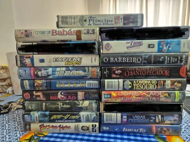Lote de Fitas VHS Dubladas (16 fitas)
