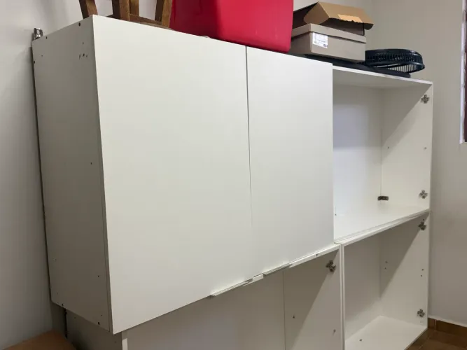 Armário suspenso em MdF