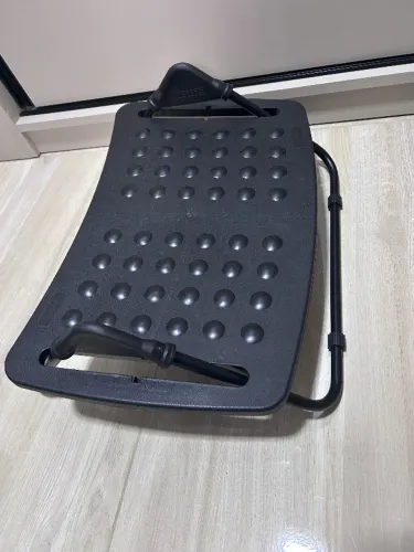 Apoio Com Regulagem Para Os Pés