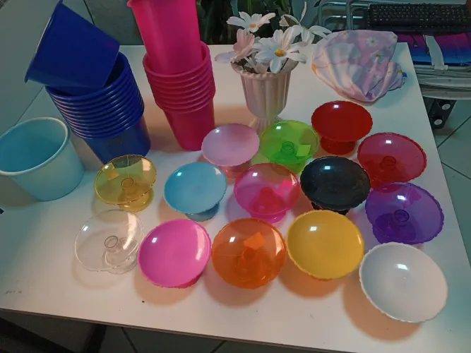 (DESAPEGO)14 Mini bandejas para decoração de Mesa/Aniversário, Festa, todas de acrílico.