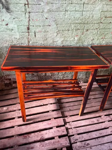 MESA APARADORA ENVERNIZADA