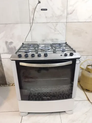 Fogão Electrolux 5 Bocas Acendimento Inteligente Luz no Forno ?