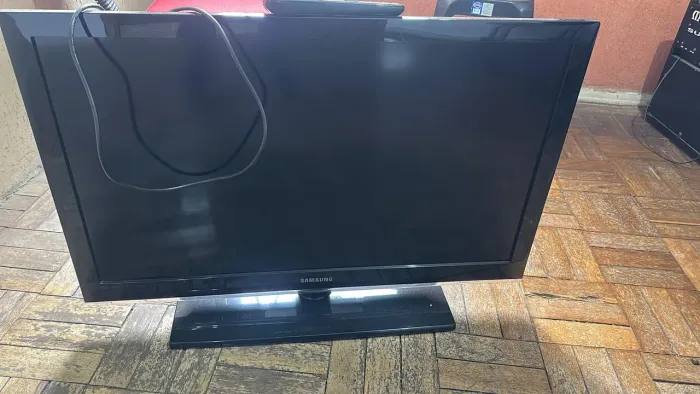 Vendo TV LCD Samsung 37 polegadas