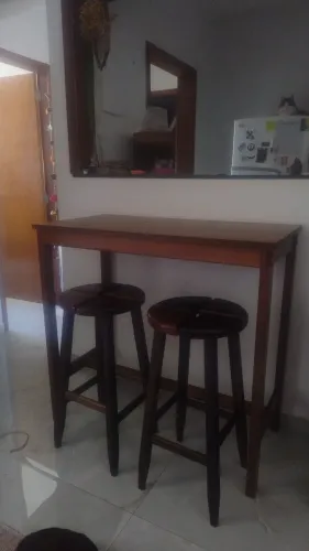Bancada Alta Bistrô em Madeira - Linda e Versátil