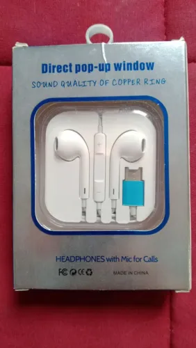 Fone de ouvido branco conector ID
