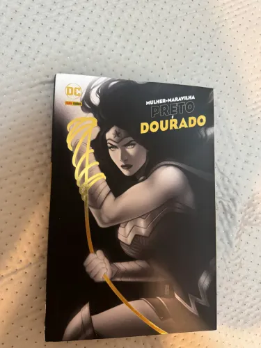 Mulher-Maravilha: Preto e Dourado