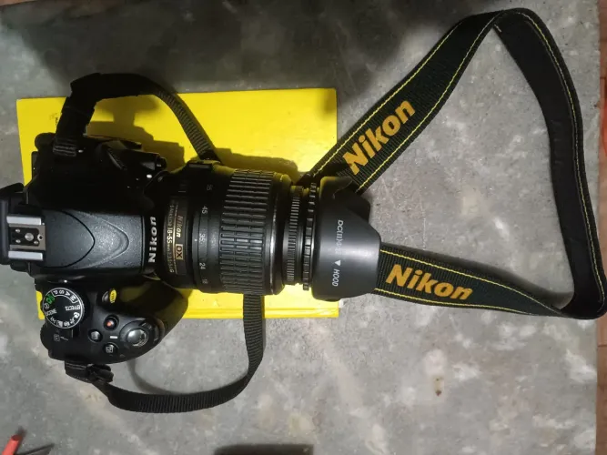 Câmera fotográfica Nikon  D5100 semi nova,em excelente estado de conservação.