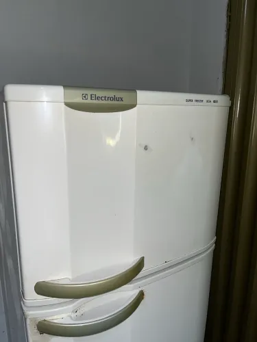 PRA SAIR LOGO!! GELADEIRA USADA EM BOAS CONDIÇÕES