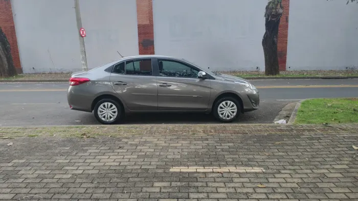 Toyota Yaris XL Live Sedan 1.5 Flex 16V 4P AUT 2021