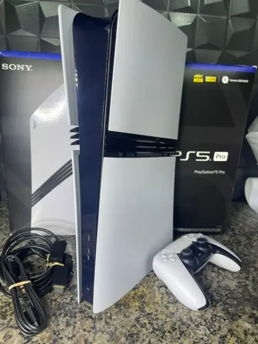 PS5 Pro 2T Semi Novo.
