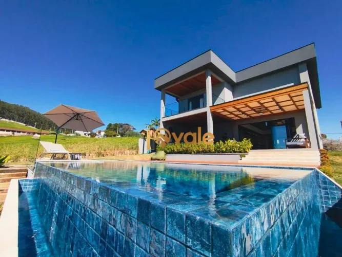 Casa Alto Padrão 3 Suítes à venda, 300 m² Paraibuna/SP