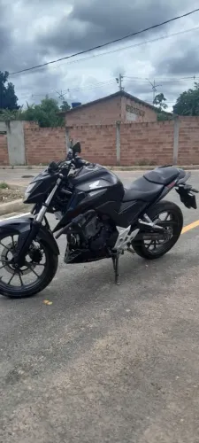 Vendo ou troco por carro.