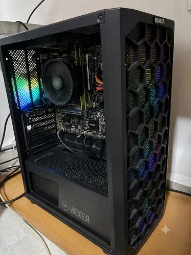 PC Gamer intermediário Ryzen 5 16Gb 240Gb SSD com Wi-Fi