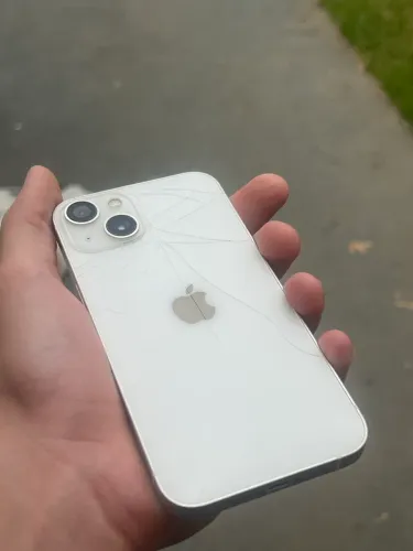 iPhone 13 com defeitos