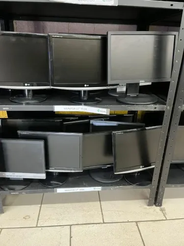 MONITOR 17 WIDE