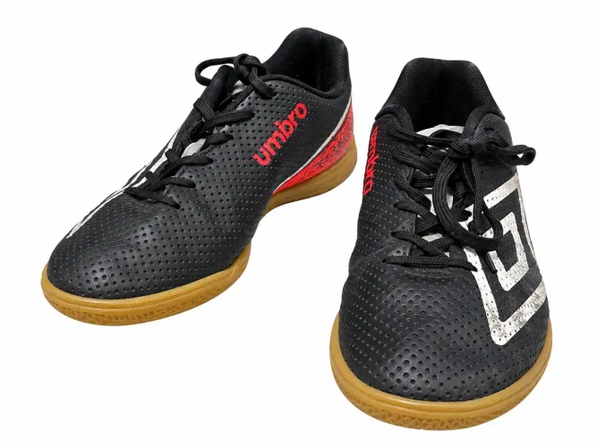 Chuteira umbro futsal 37