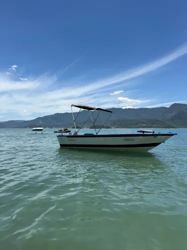 Barco - Casco Alumínio - Motor 25 HP Yamaha - 17 pés