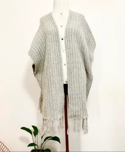 Poncho / kimono em lã importado - marca Merona