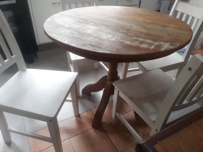 Mesa madeira demolição + cadeiras tokstok