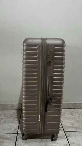 Mala Grande Primark Champagne Rígida (32kg) - Usada 1 Vez!