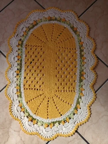 Crochê - Tapete Tulipas Amarelo Vibrante em Crochê