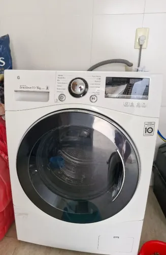 VENDE-SE LAVA E SECA LG Seminova