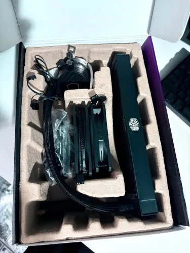 Water cooler master liquid core argb 240mm