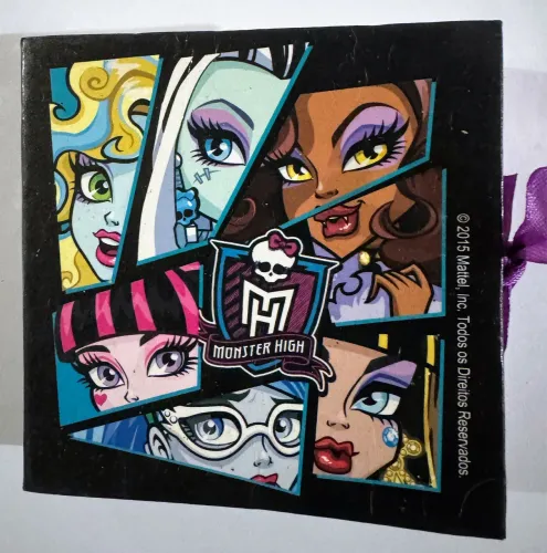 Caxinha para os acessórios das Monster High