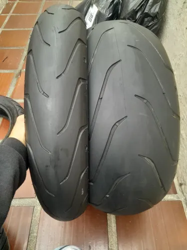 Par pneus 130 60 21 e 240 40 18 Michelin Harley Davidson originais meia vida