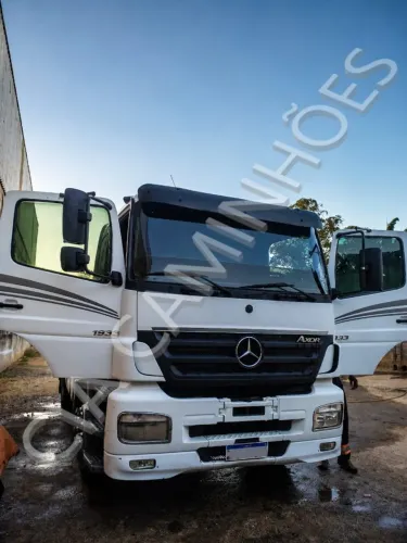 MB AXOR 1933 ANO 2007 4x2