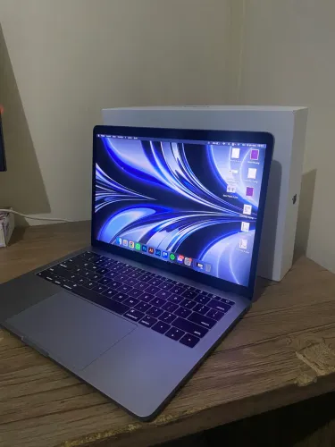 Macbook Pro 13" 2017 c/bateria nova