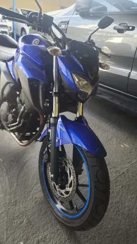 Yamaha F25 Fazer 2021 extra