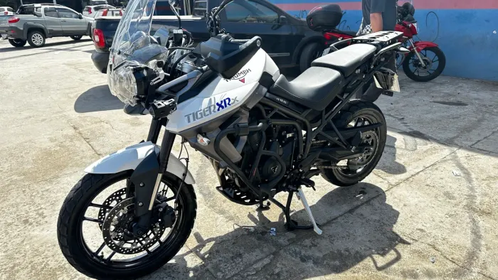 Triumph Tiger 800 Xrx com 29mil km rodados