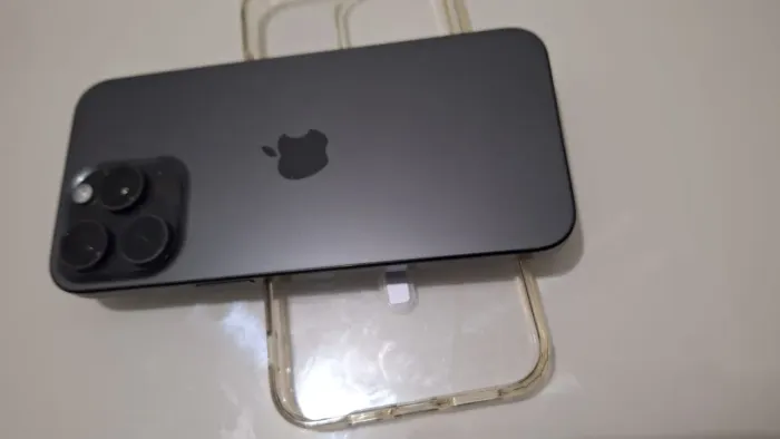 iPhone 15 Pro Max 256gb preto, muito novo. 