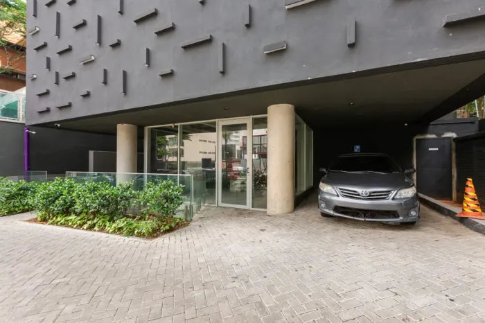 Loja na Avenida Rebouças, 990  389 m²
