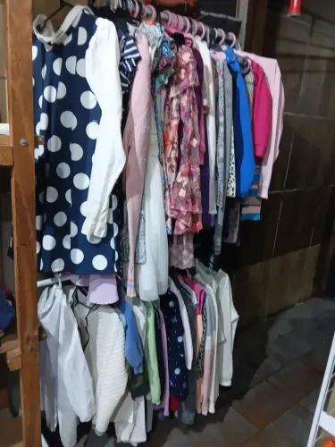 Roupas calçados adultos e infantis