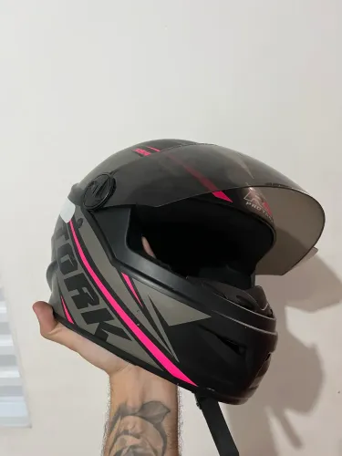 Capacete fechado ProTork Rosa e Preto N° 58